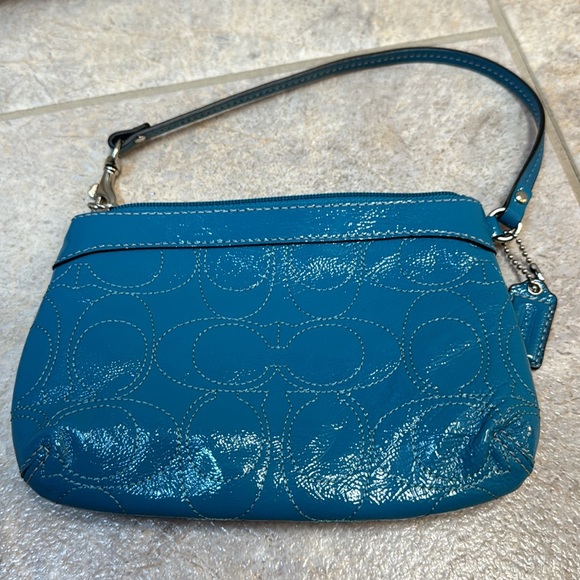 Coach Wristlet Teal Mermaid Patent Leather Signature Pattern C pattern - Picture 3 of 5